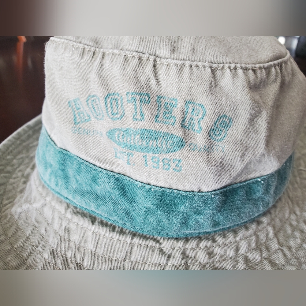 Vintage Hooters Fishing Bucket Hat Khaki And Green